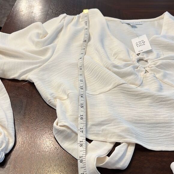NWT And Now This | Trendy Plus Size Cropped O-Ring Top |  Size 2X - Picture 9 of 10